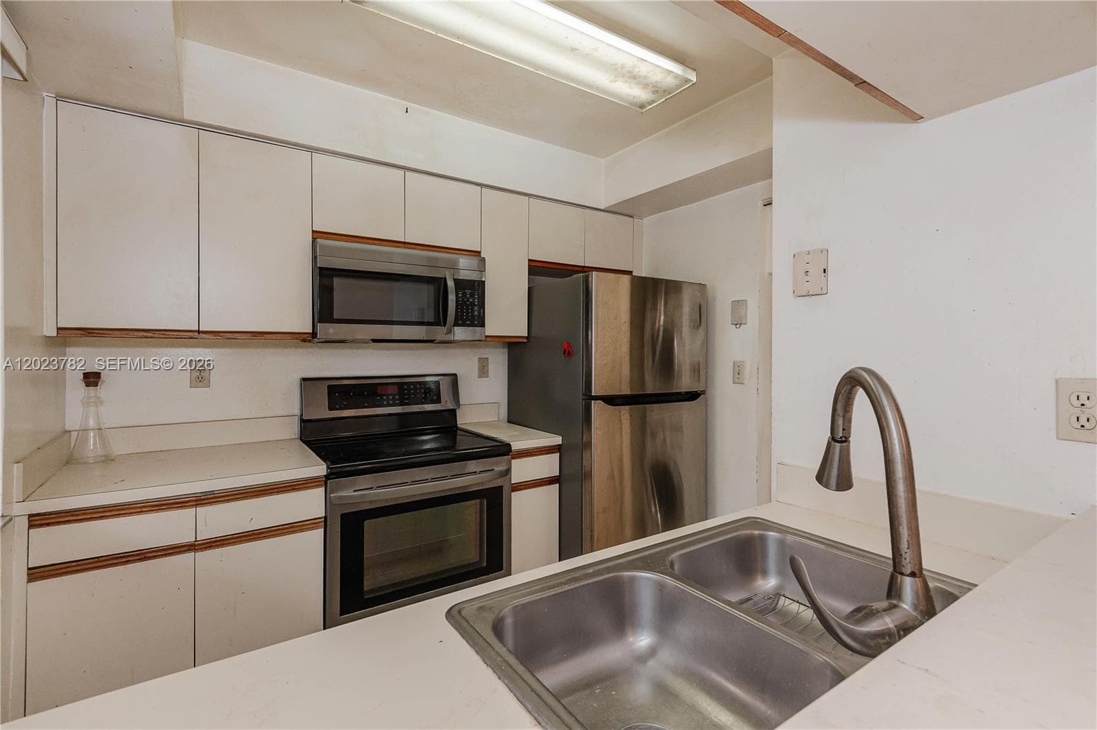 15525 N Miami Lakeway N # 8, Miami Lakes FL 33014 — 14