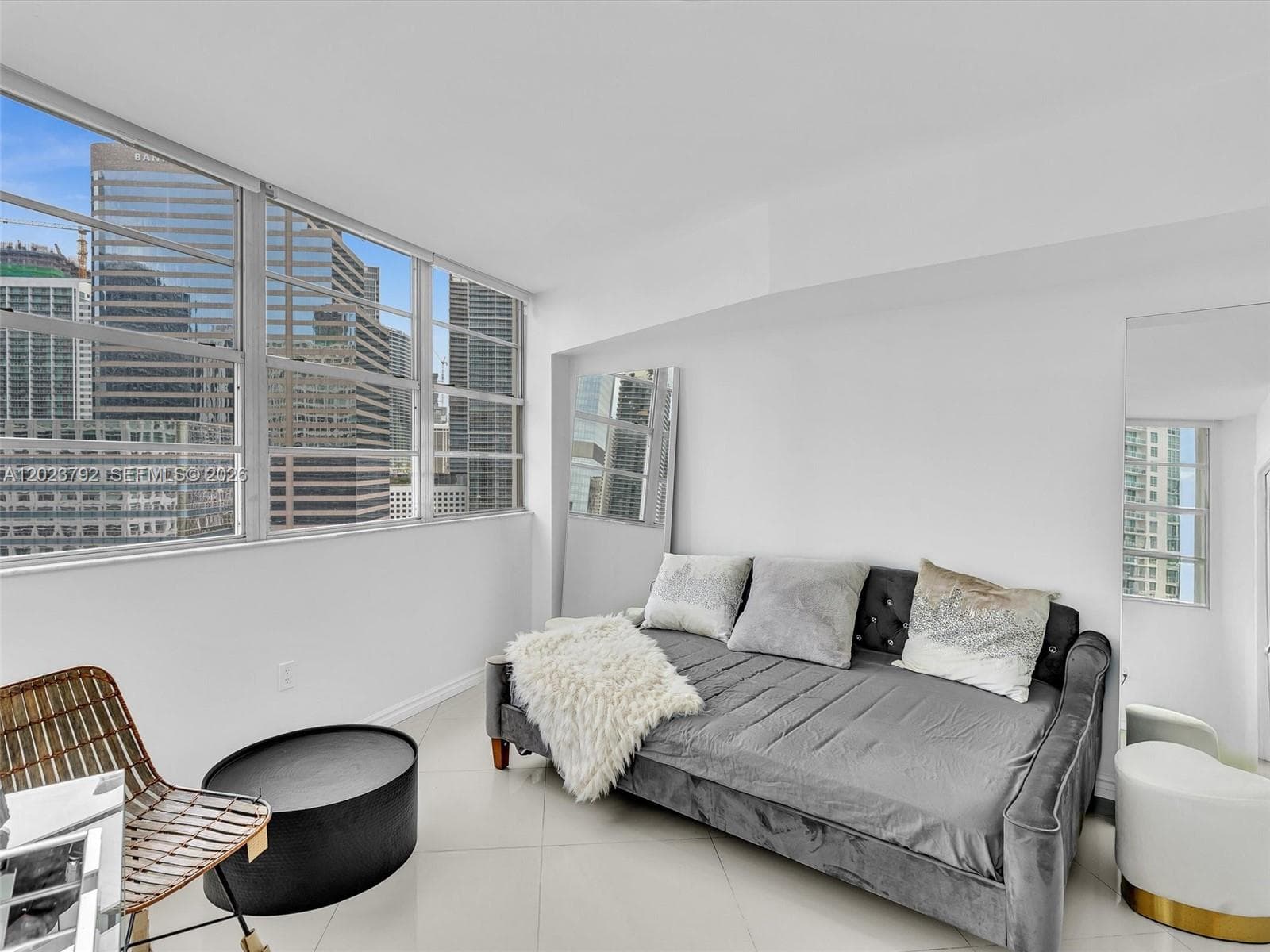 825 Brickell Bay Dr # 2048, Miami FL 33131 — 33