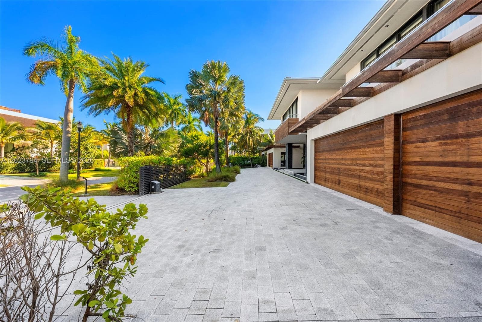 385 Centre Is, Golden Beach FL 33160 — 87