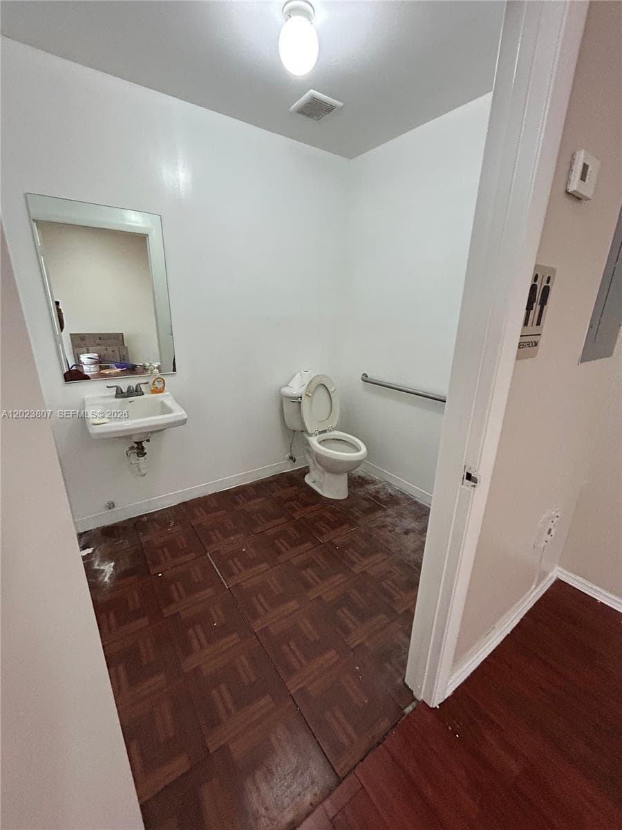 5580 W 16th Ave # 207, Hialeah FL 33012 — 6