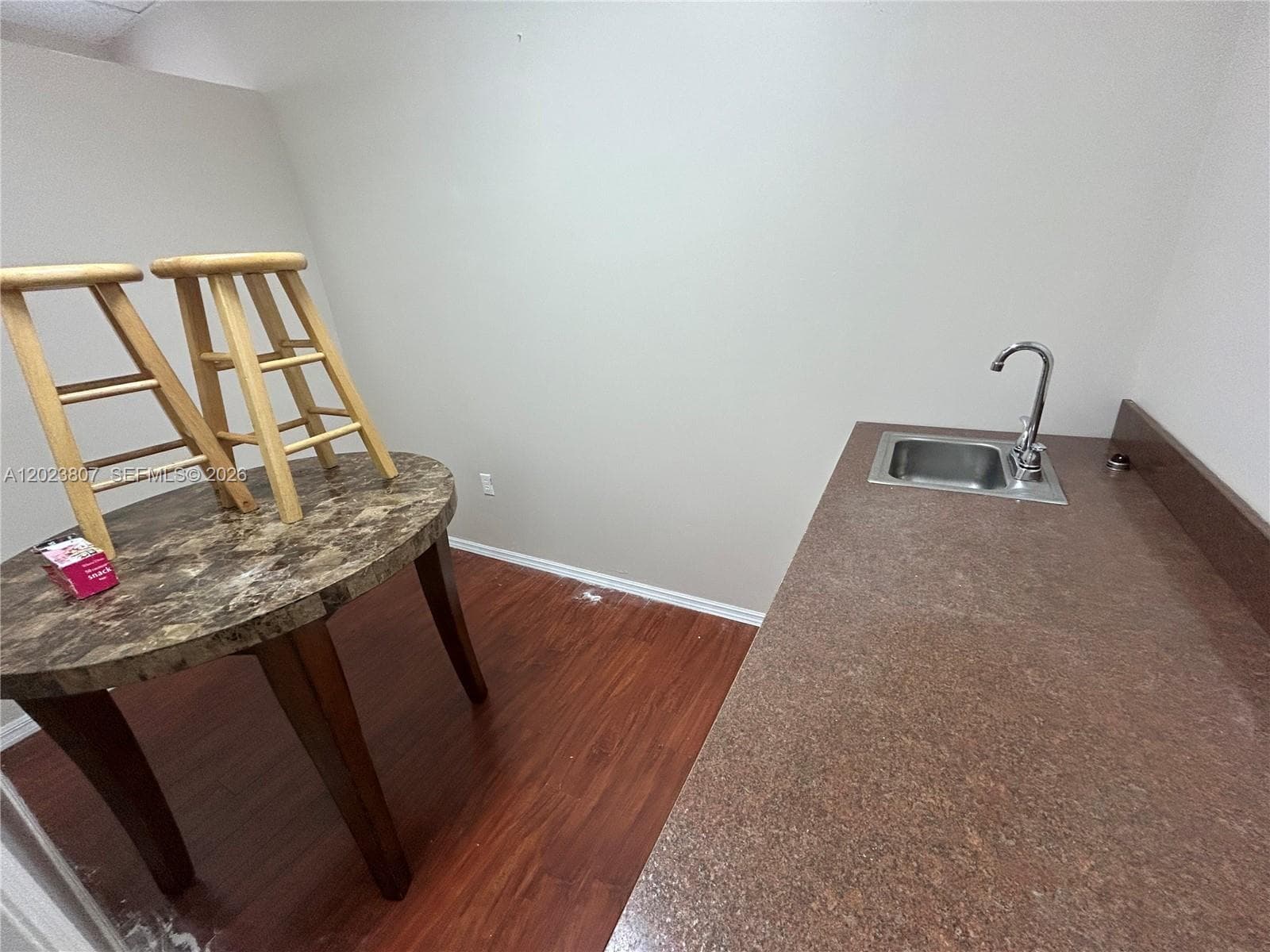 5580 W 16th Ave # 207, Hialeah FL 33012 — 5