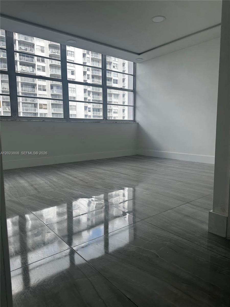 18041 Biscayne Blvd # 702, Aventura FL 33160 — 14