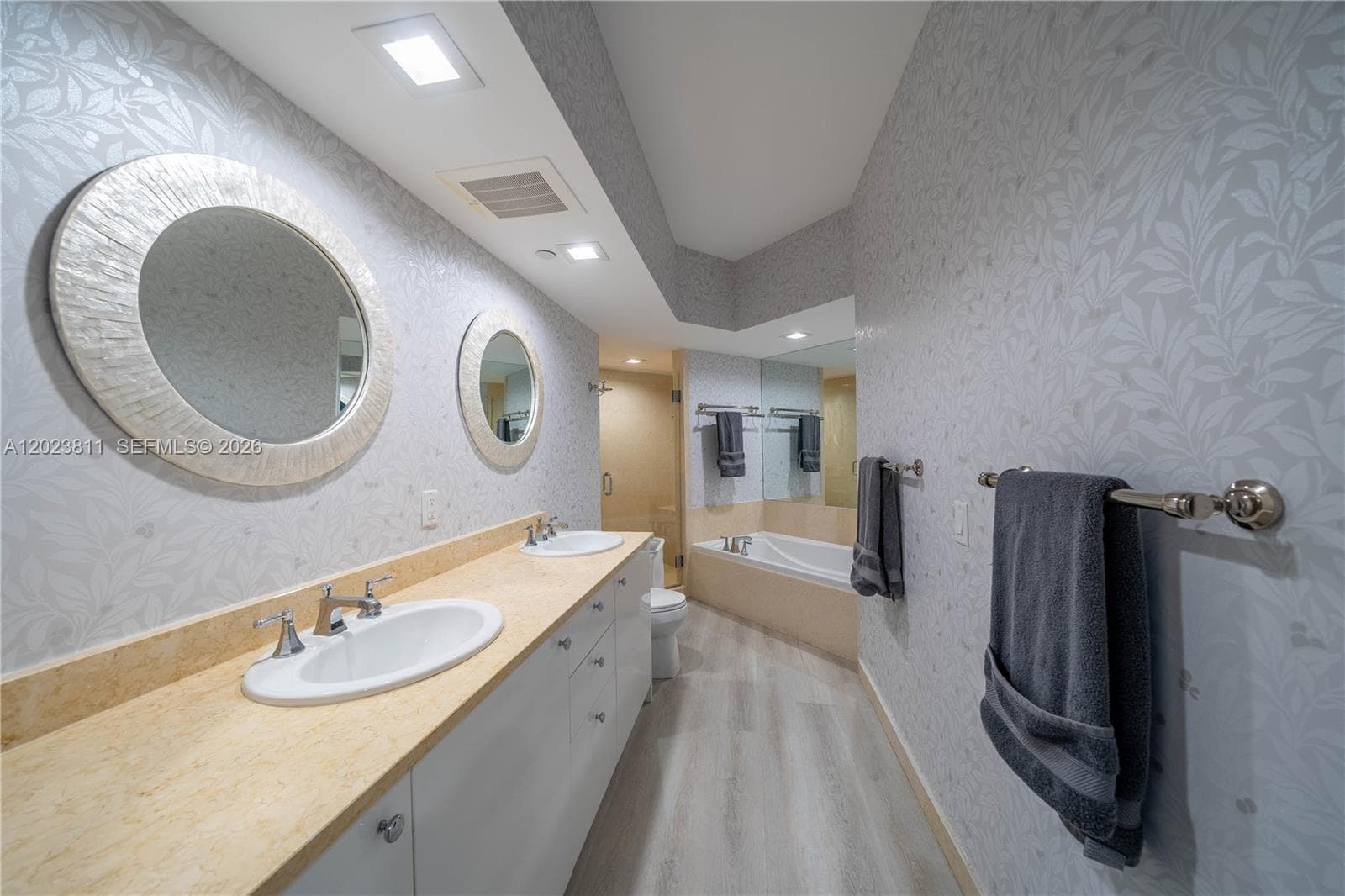 19900 E Country Club Dr # 1120, Aventura FL 33180 — 17