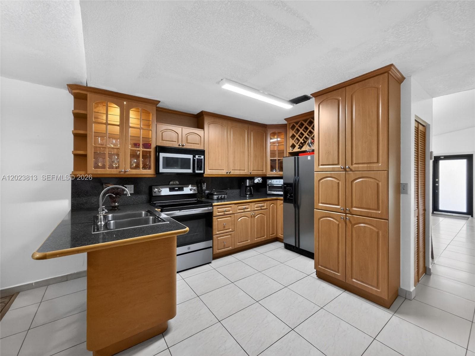 2462 W 65th St, Hialeah FL 33016 — 12