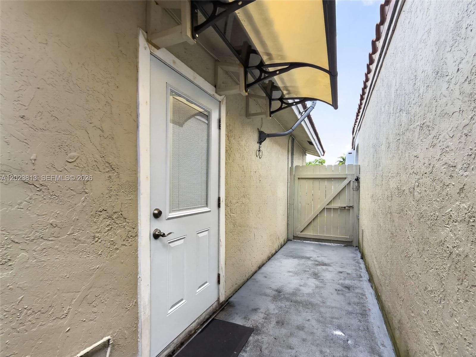 2462 W 65th St, Hialeah FL 33016 — 26
