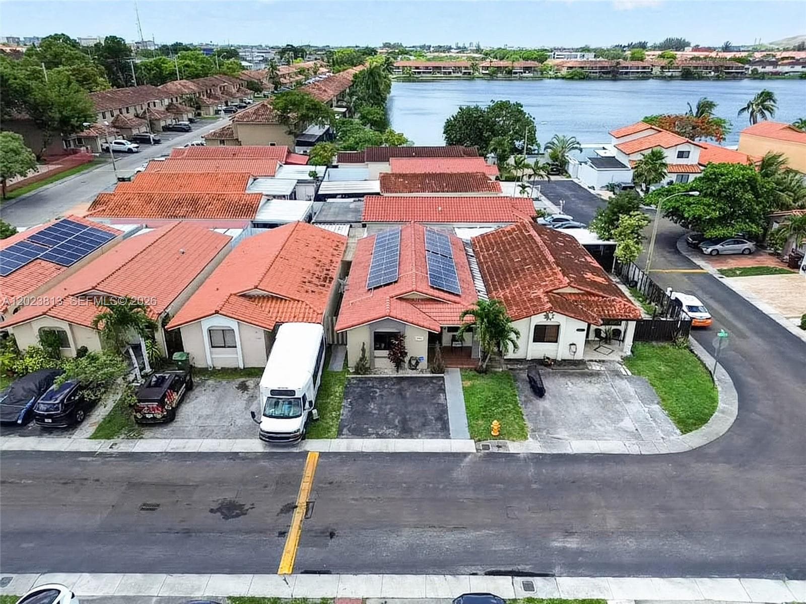 2462 W 65th St, Hialeah FL 33016 — 32