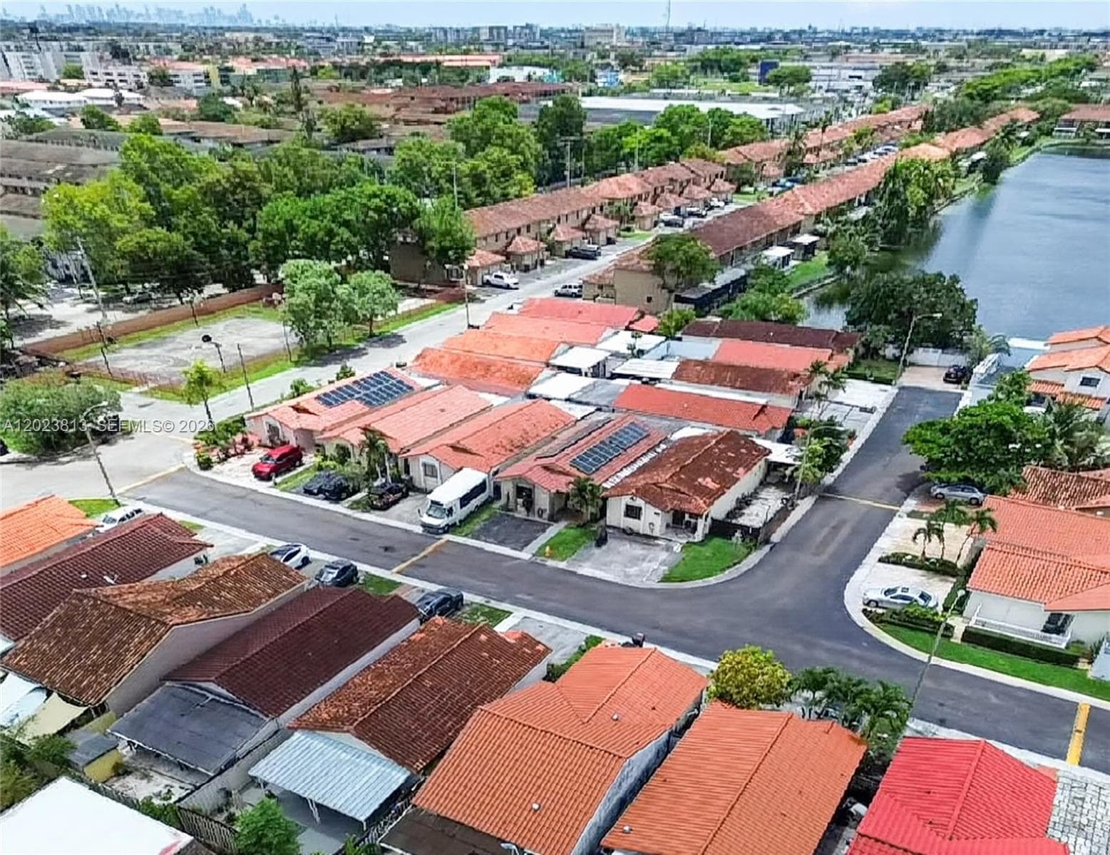 2462 W 65th St, Hialeah FL 33016 — 37