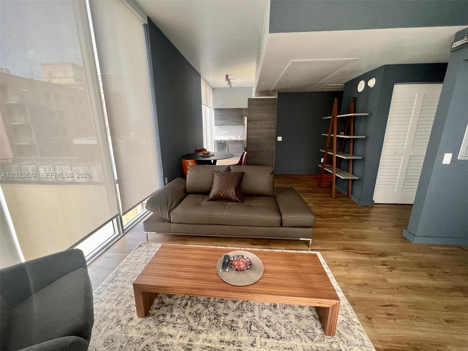 151 SE 1st St # 810, Miami FL 33131 — 2