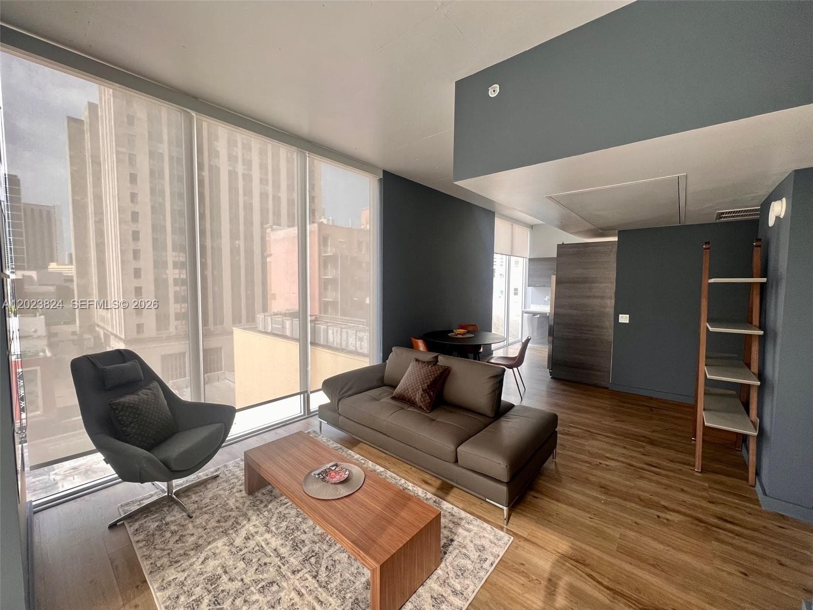 151 SE 1st St # 810, Miami FL 33131 — 1