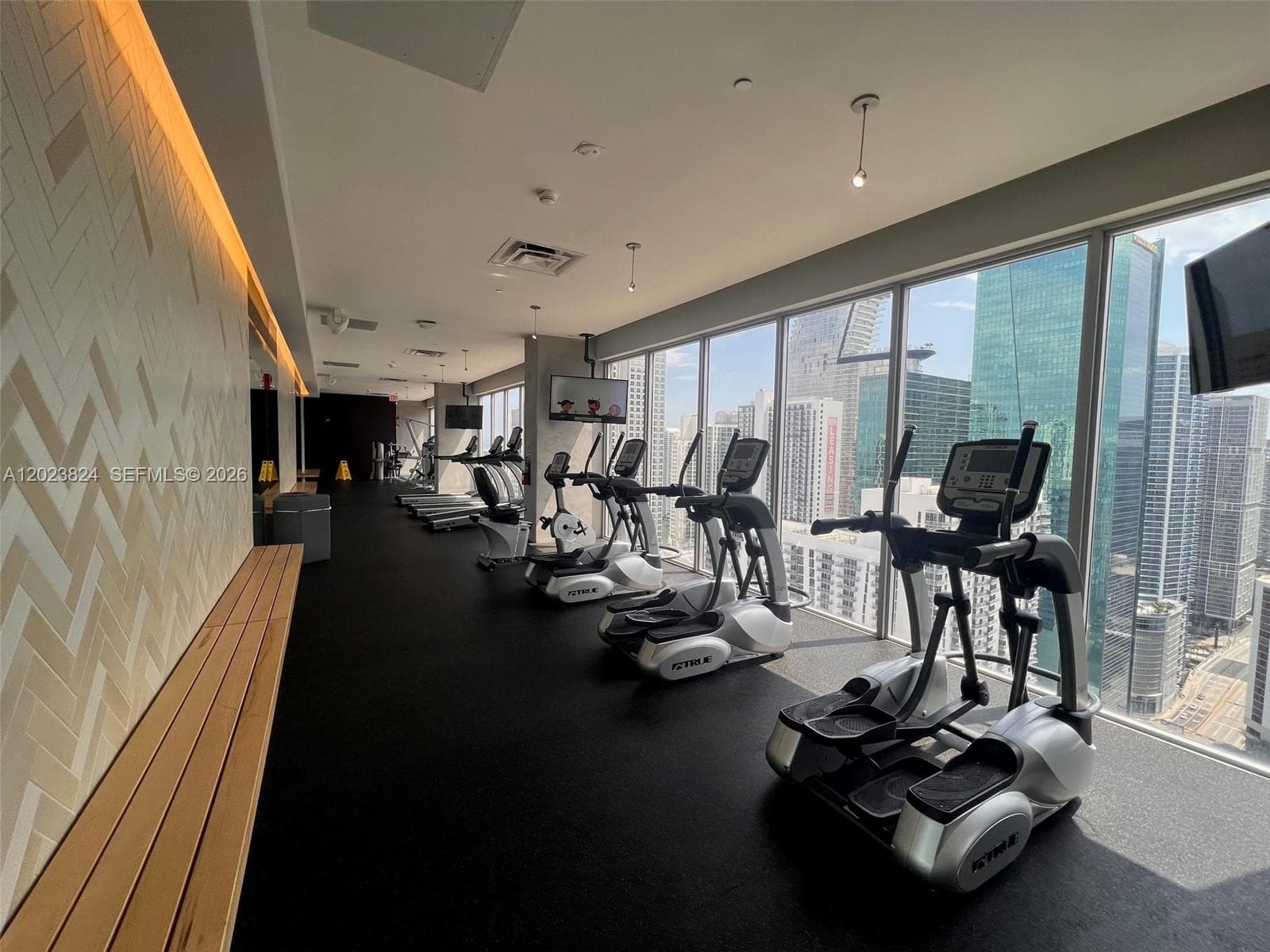 151 SE 1st St # 810, Miami FL 33131 — 20