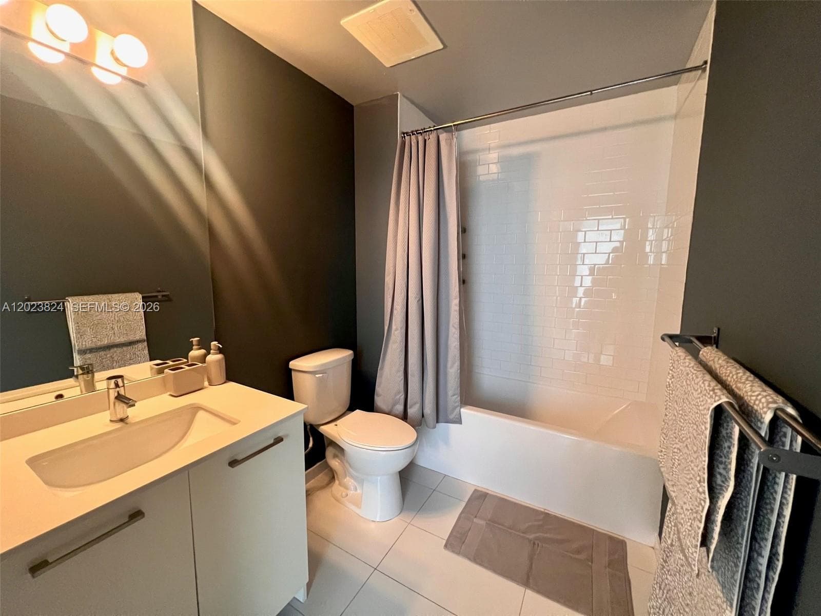 151 SE 1st St # 810, Miami FL 33131 — 11