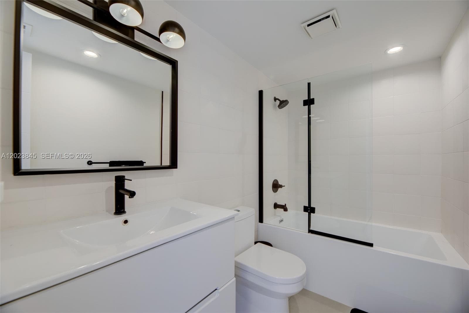 17500 N Bay Rd # S405, Sunny Isles Beach FL 33160 — 25