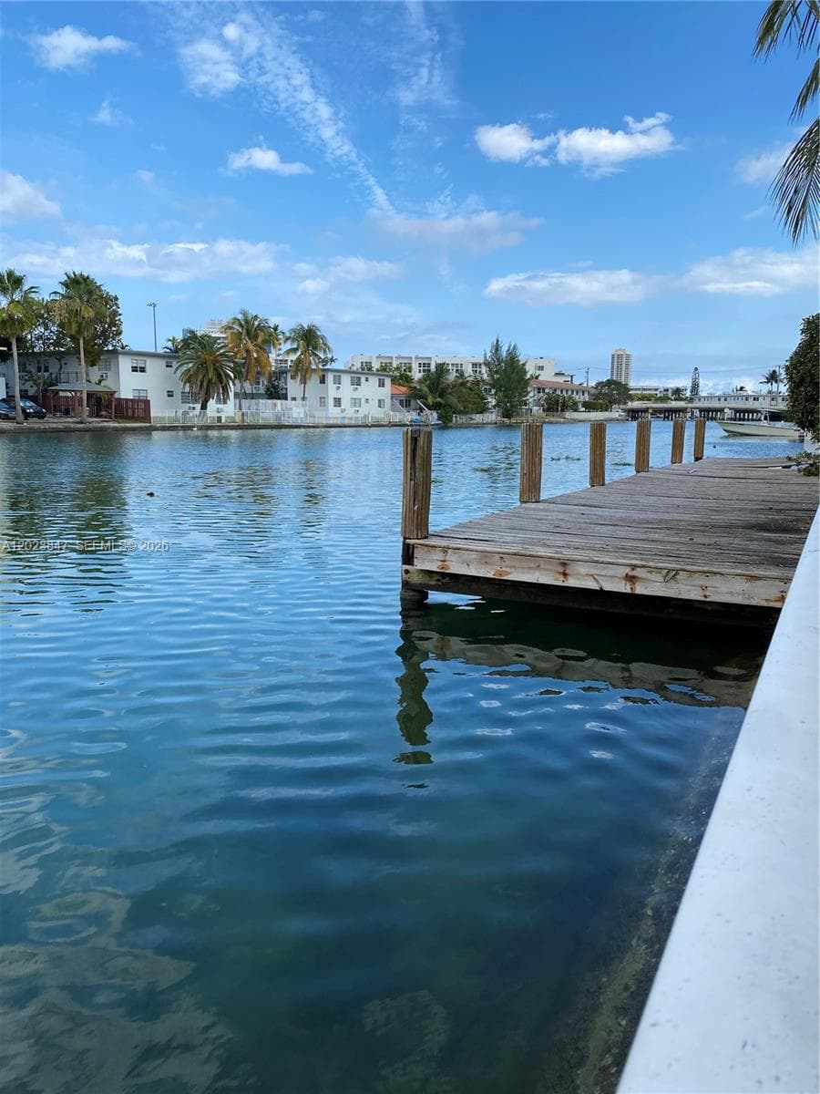 1185 Marseille Dr # 103, Miami Beach FL 33141 — 2