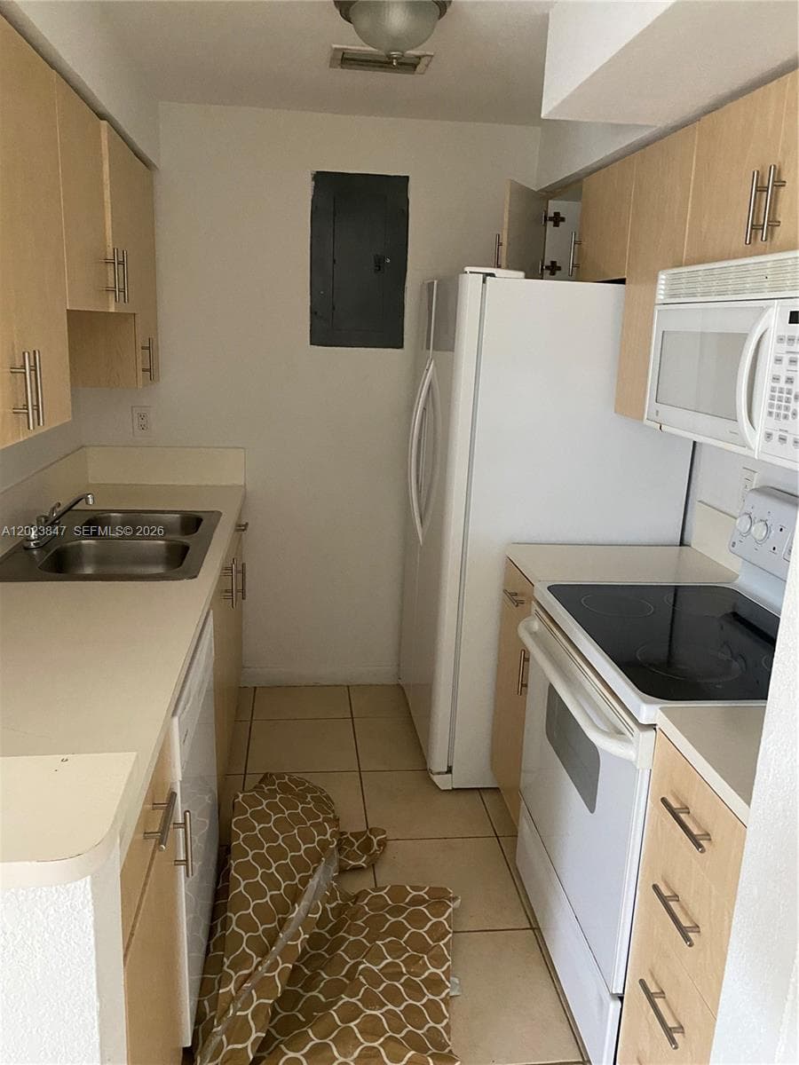 1185 Marseille Dr # 103, Miami Beach FL 33141 — 6