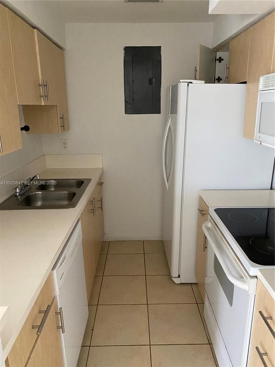 1185 Marseille Dr # 103, Miami Beach FL 33141 — 21