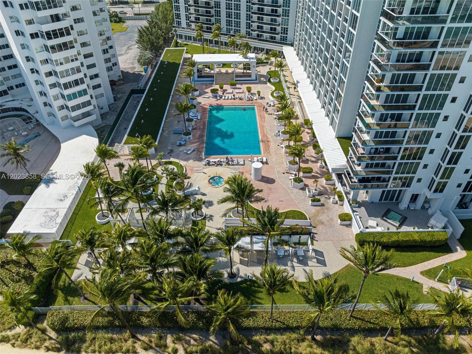 10275 Collins Ave # 1035, Bal Harbour FL 33154 — 32