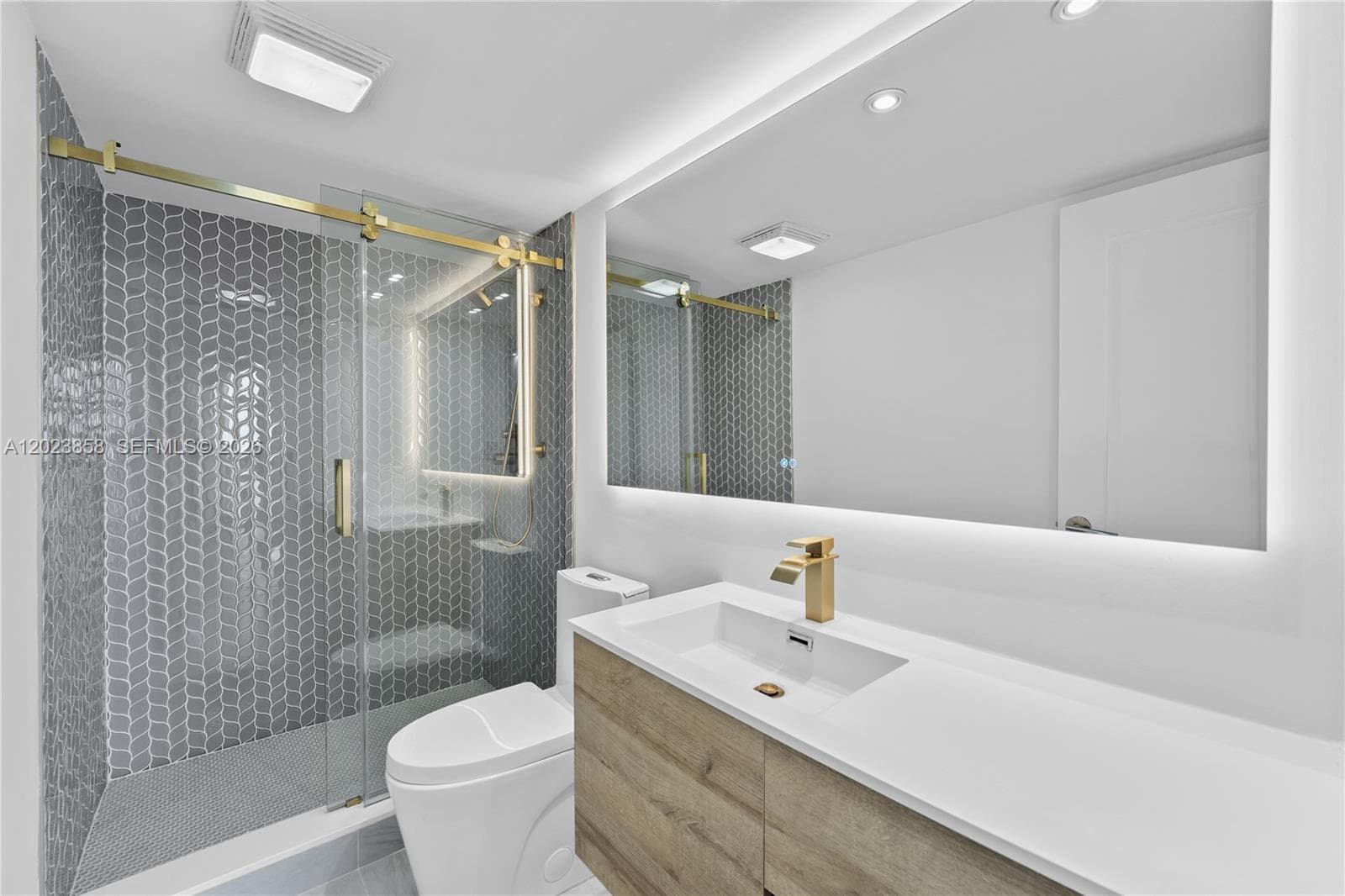 10275 Collins Ave # 1035, Bal Harbour FL 33154 — 14