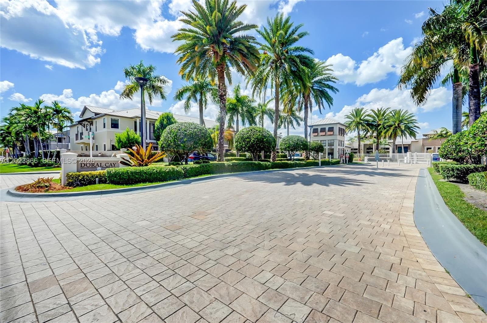 5820 NW 104th Ct, Doral FL 33178 — 53