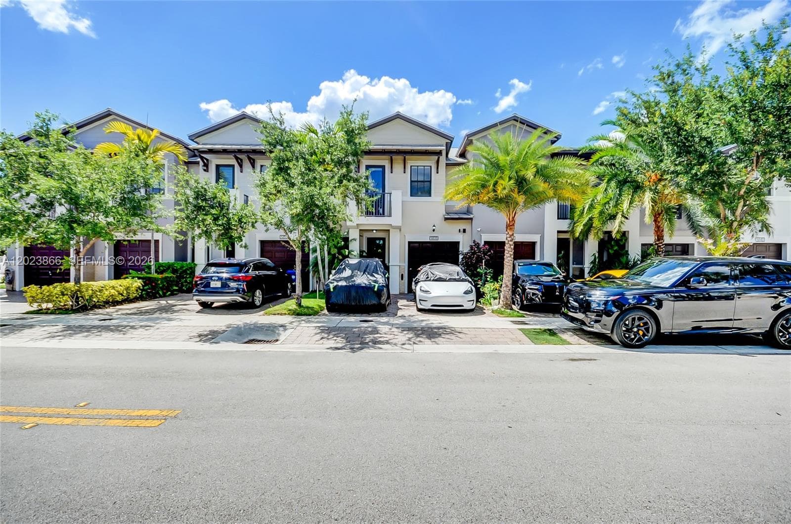5820 NW 104th Ct, Doral FL 33178 — 1