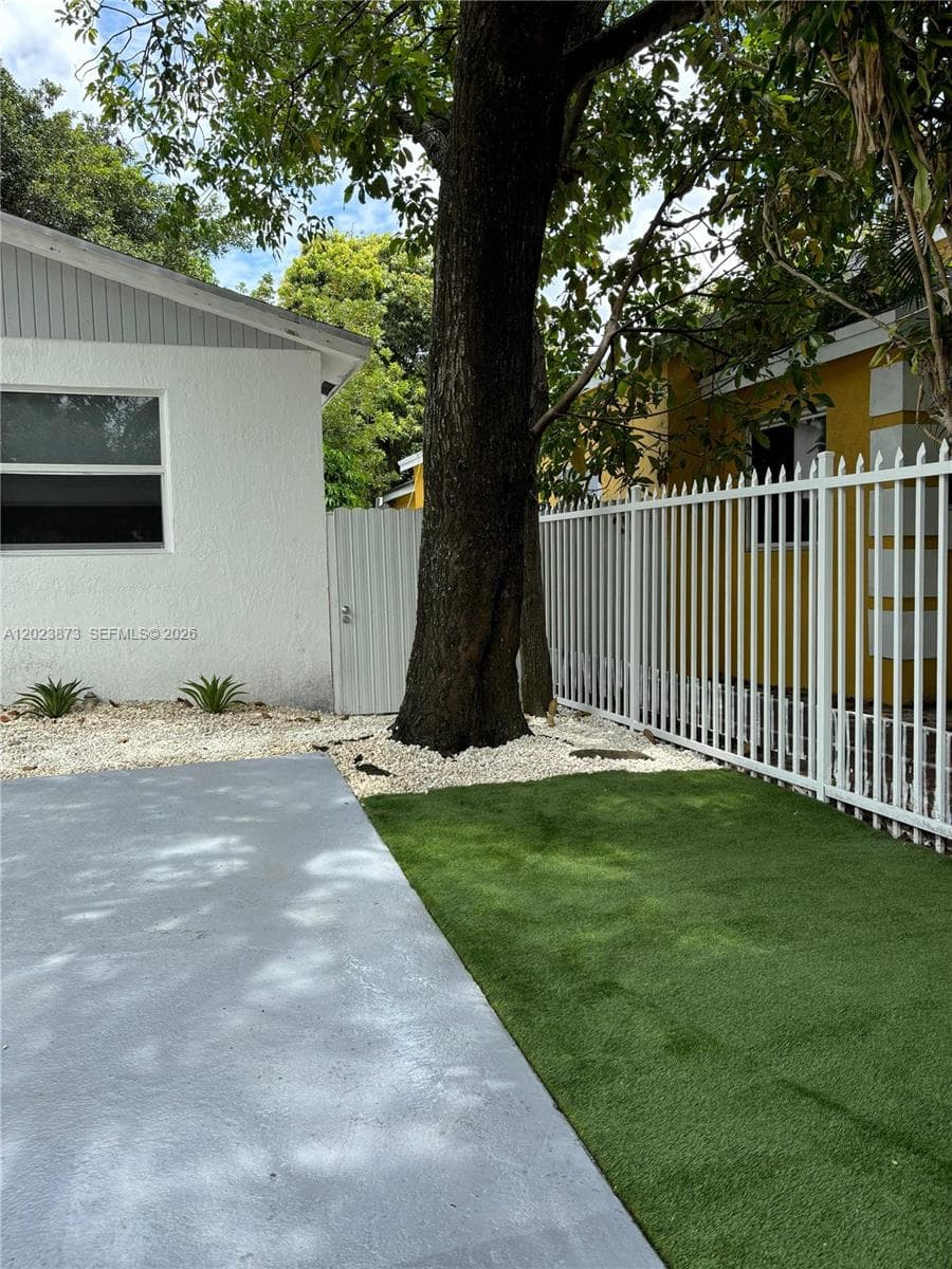4727 NW 5th Ave # 4727, Miami FL 33127 — 4
