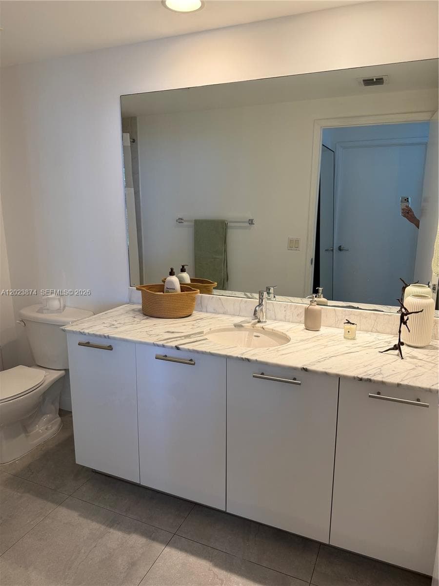 951 Brickell Ave # 2006, Miami FL 33131 — 12