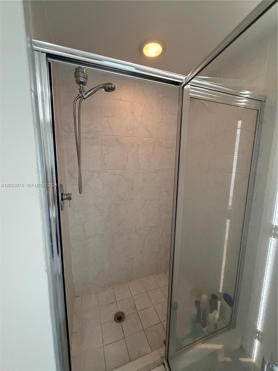 951 Brickell Ave # 2006, Miami FL 33131 — 29