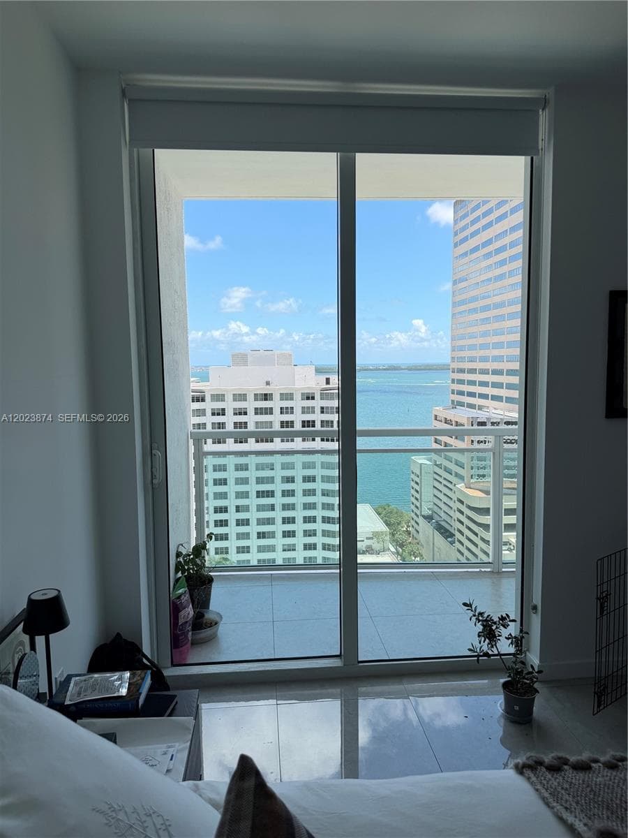 951 Brickell Ave # 2006, Miami FL 33131 — 25