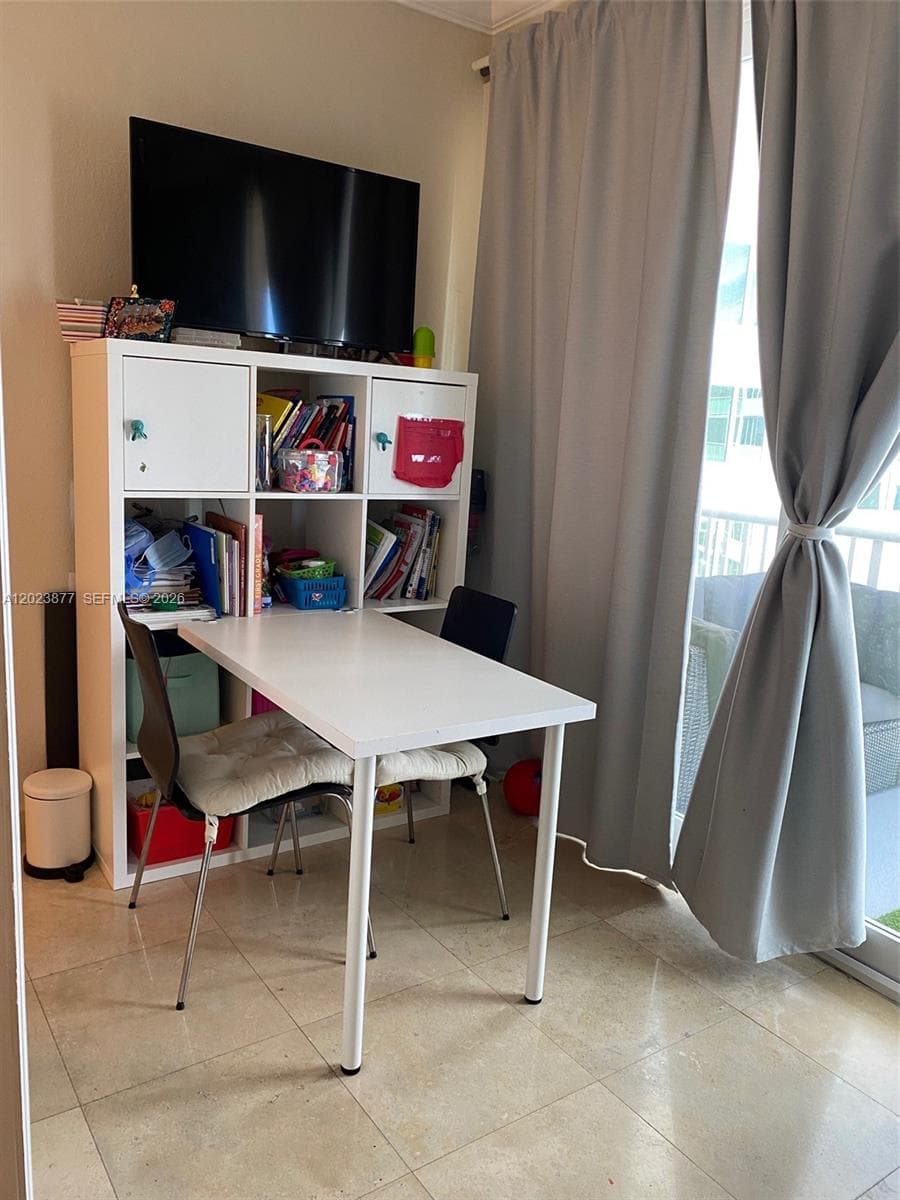 5401 Collins Ave # 339, Miami Beach FL 33140 — 16