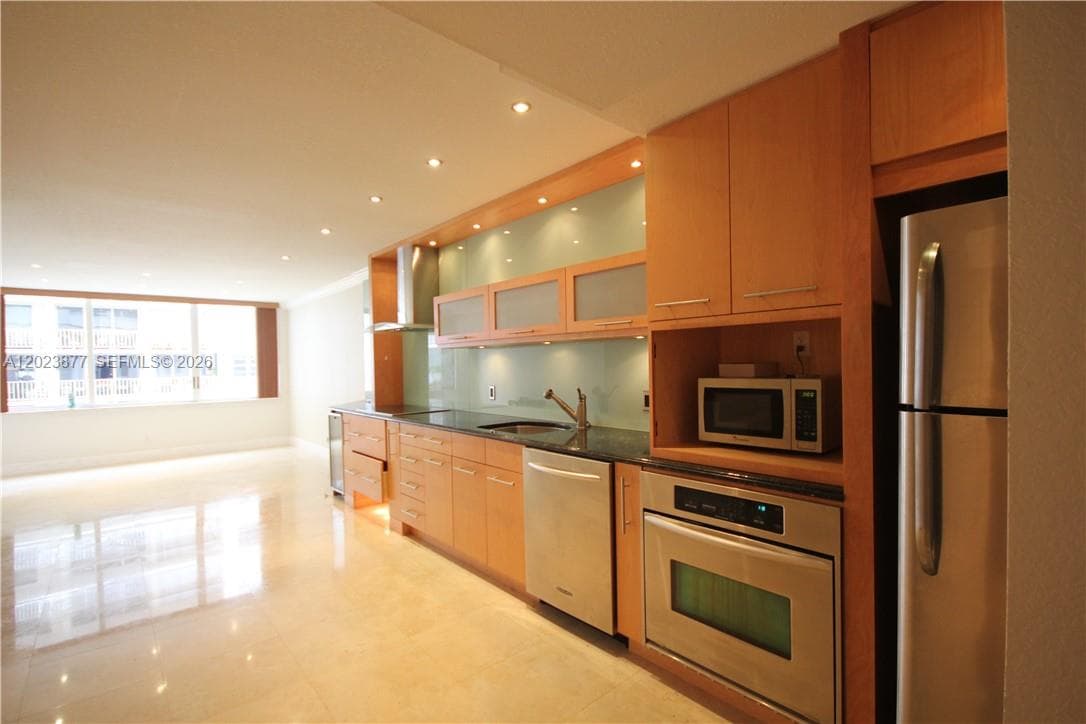 5401 Collins Ave # 339, Miami Beach FL 33140 — 1