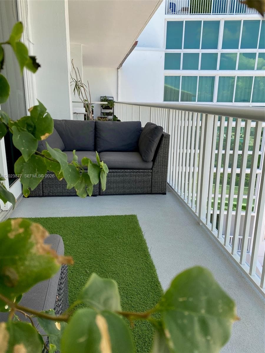 5401 Collins Ave # 339, Miami Beach FL 33140 — 20