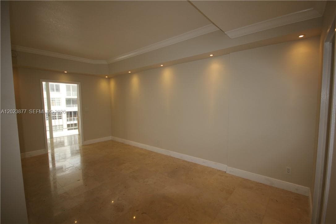 5401 Collins Ave # 339, Miami Beach FL 33140 — 11