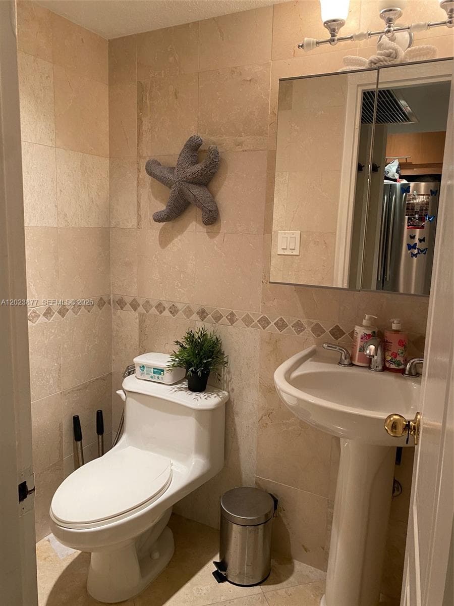 5401 Collins Ave # 339, Miami Beach FL 33140 — 19