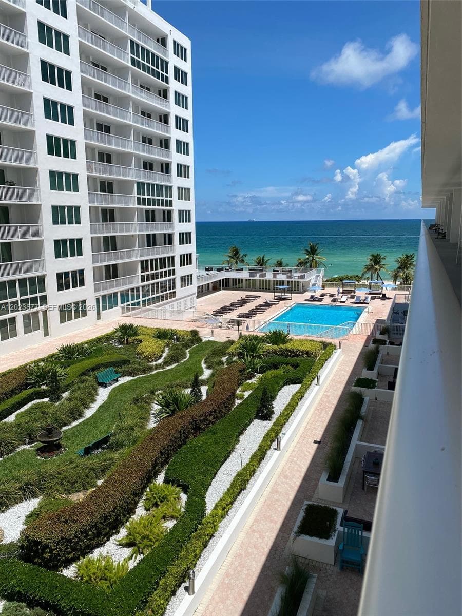 5401 Collins Ave # 339, Miami Beach FL 33140 — 21