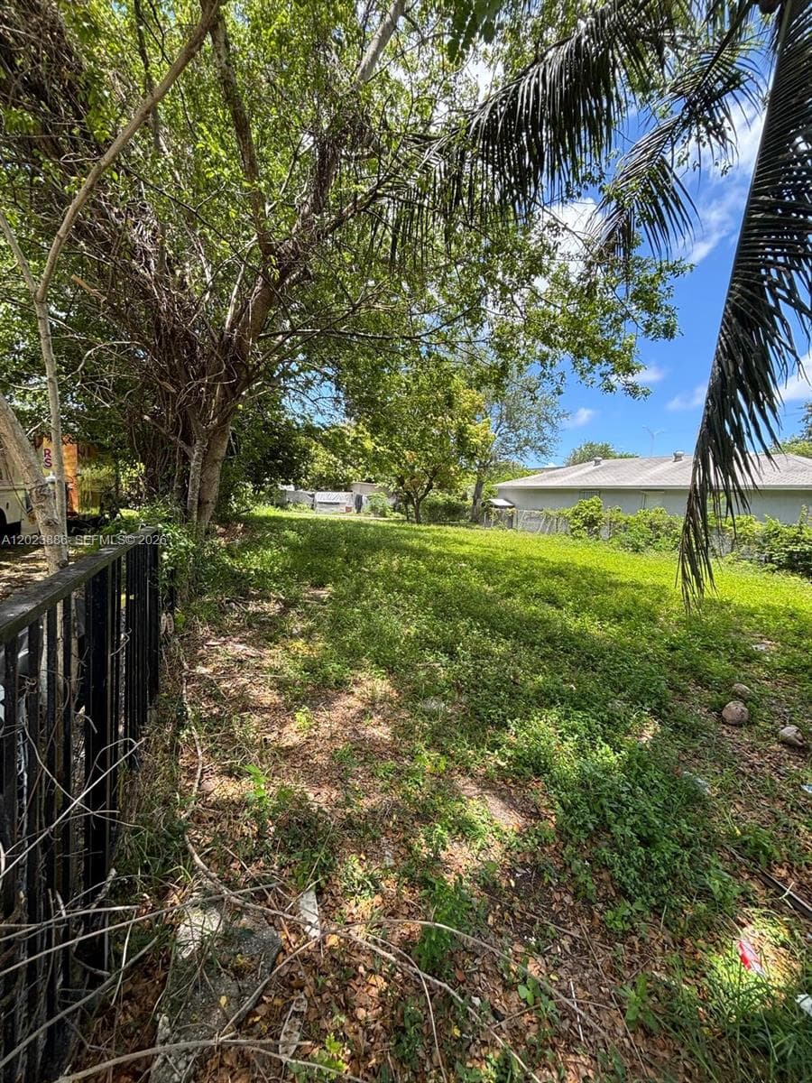 665 NW 43rd St, Miami FL 33127 — 2