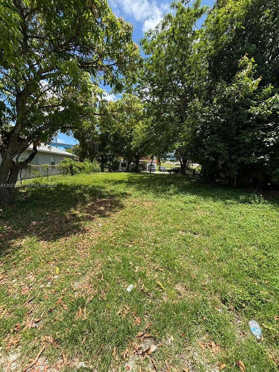 665 NW 43rd St, Miami FL 33127 — 7