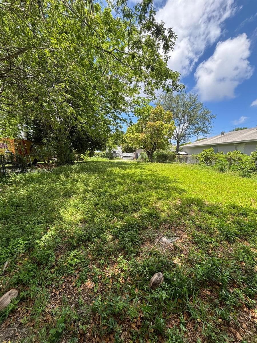 665 NW 43rd St, Miami FL 33127 — 3