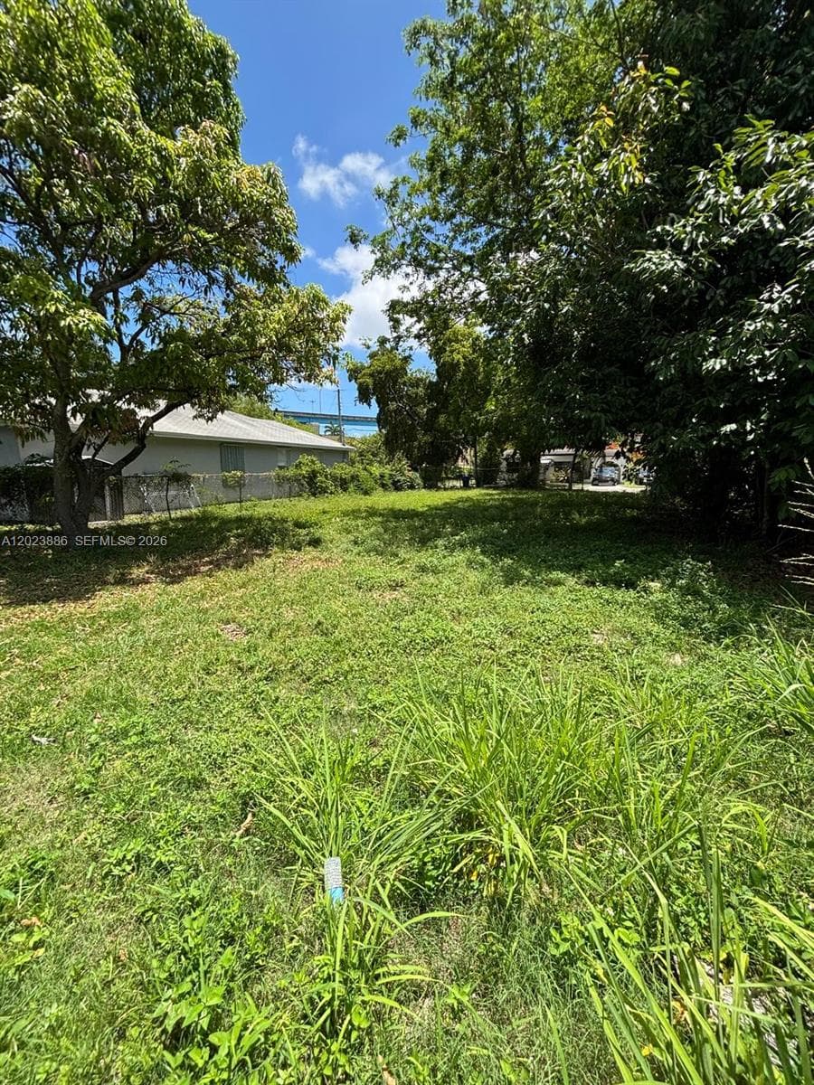 665 NW 43rd St, Miami FL 33127 — 1