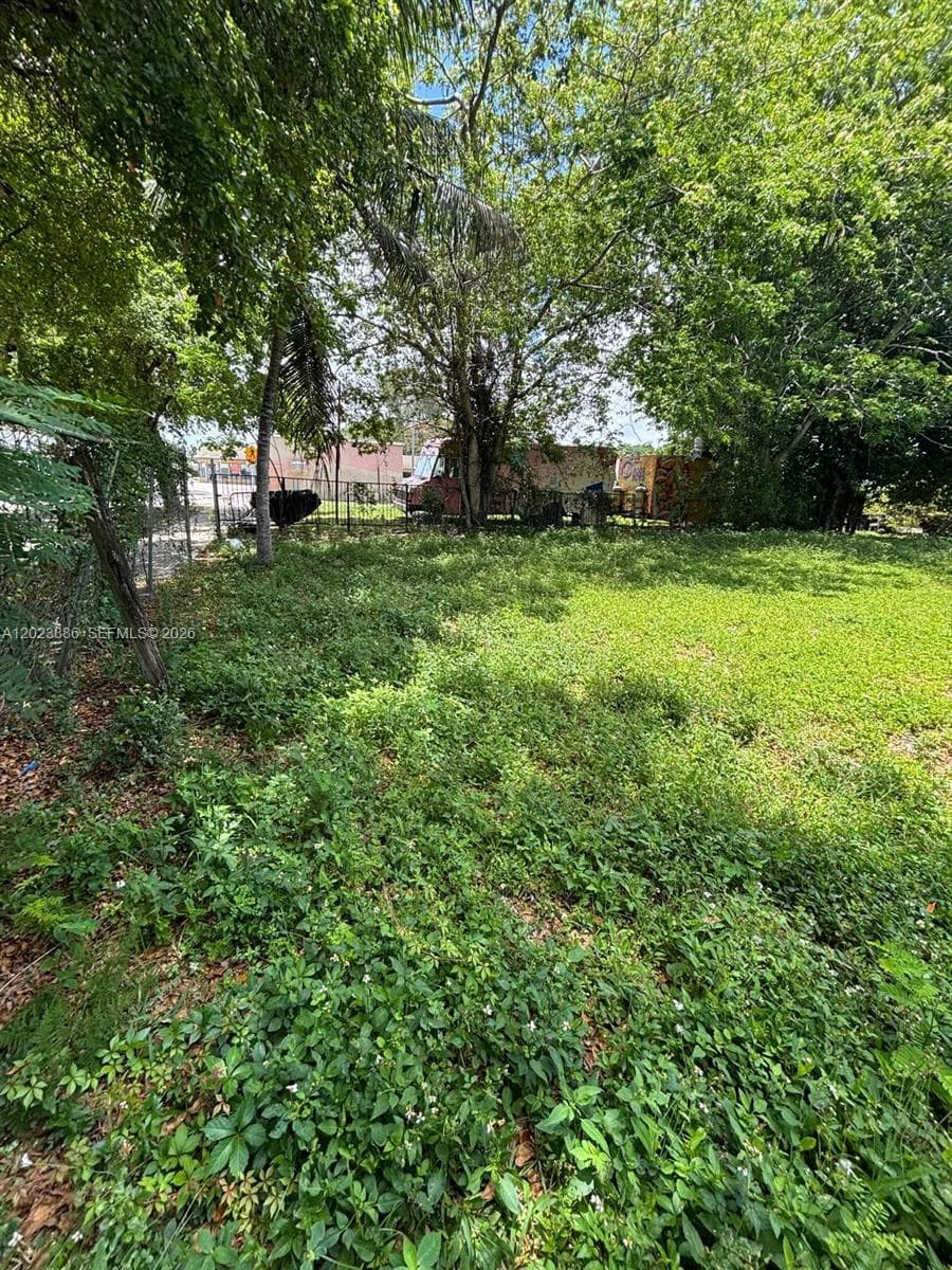 665 NW 43rd St, Miami FL 33127 — 5