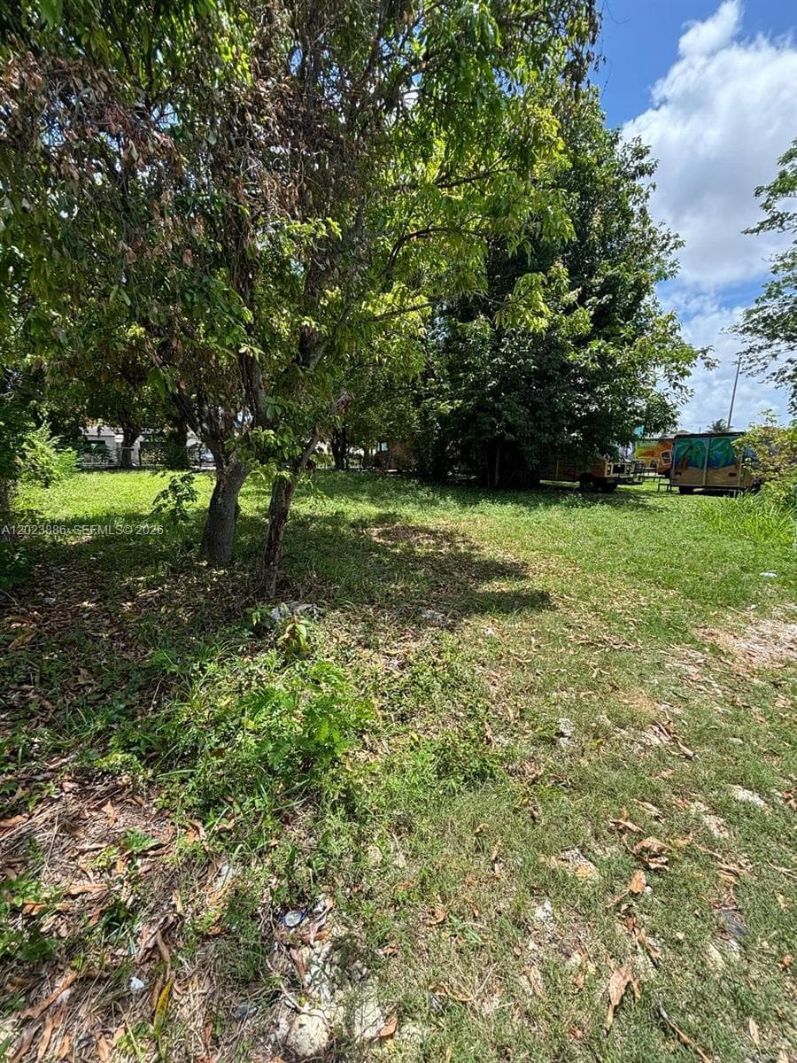 665 NW 43rd St, Miami FL 33127 — 8