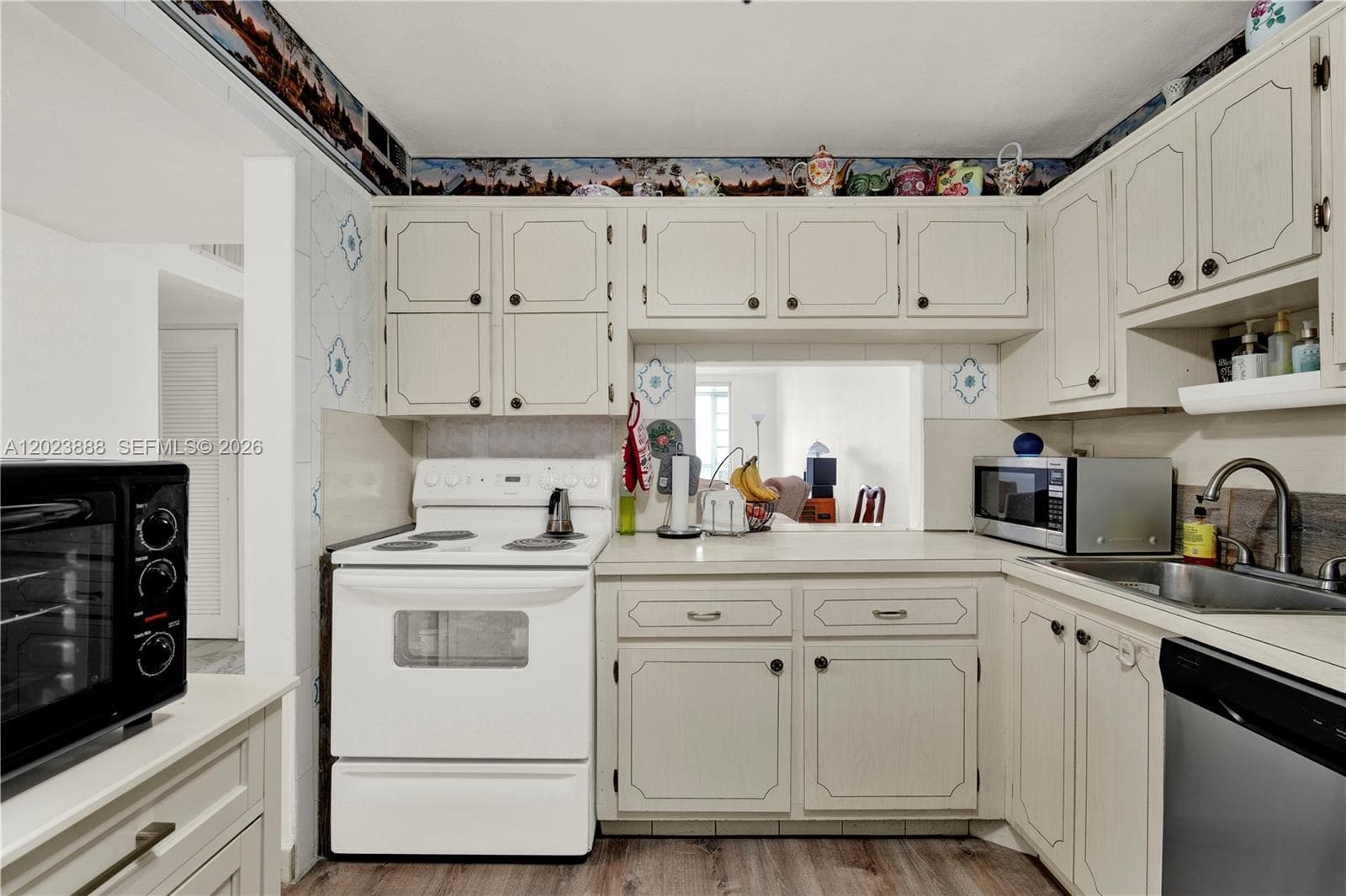 1401 NE Miami Gardens Dr # 889, Miami FL 33179 — 11