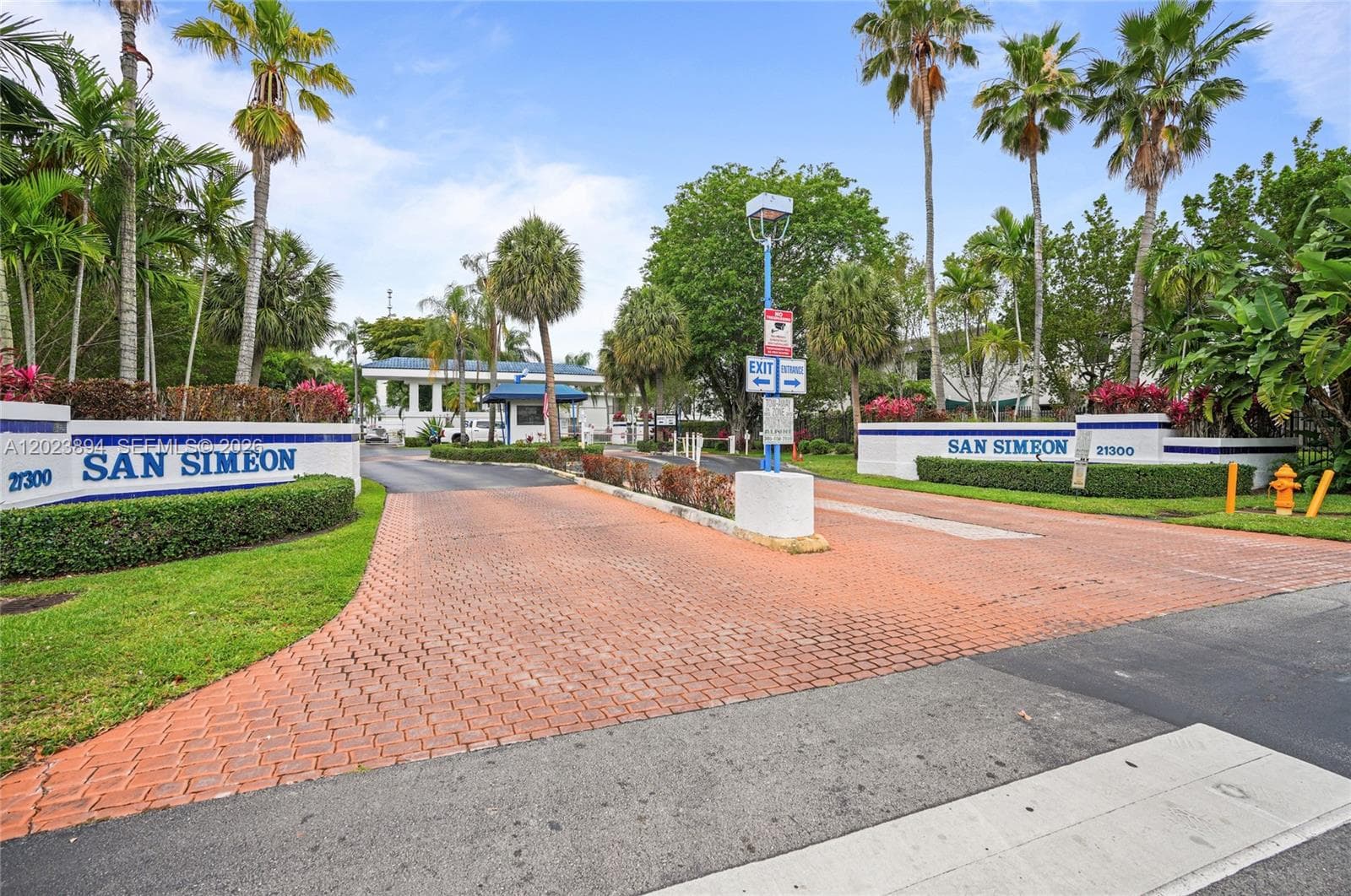 21300 San Simeon Way # N5, Miami FL 33179 — 25