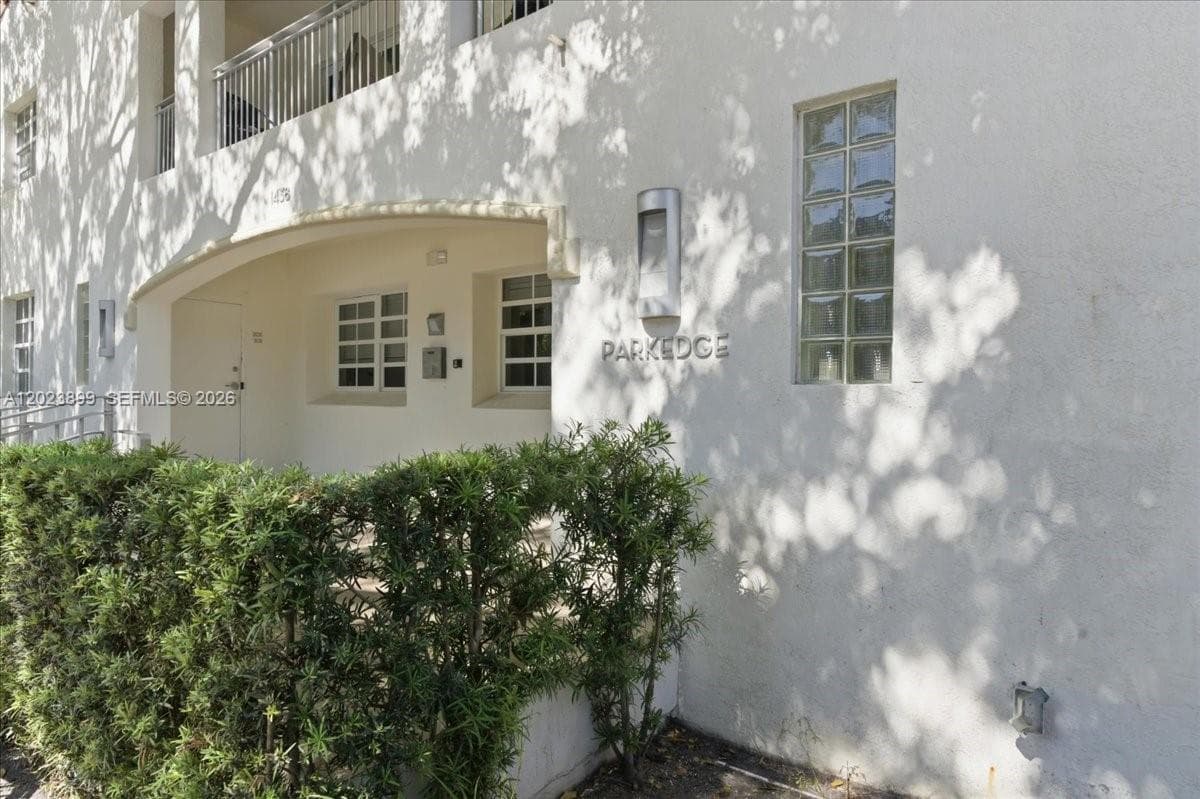1438 Meridian Ave, Miami Beach FL 33139 — 11
