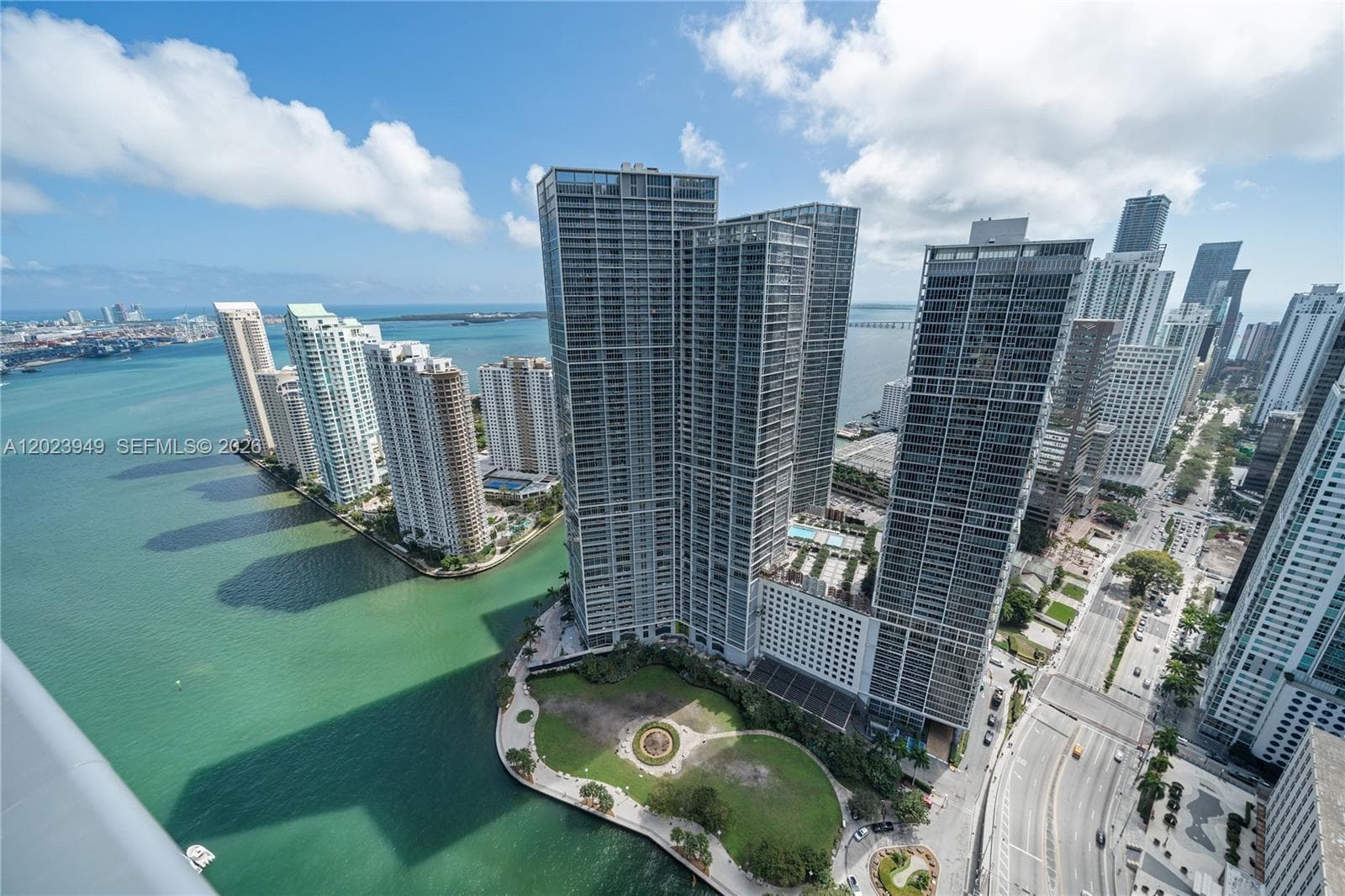 200 Biscayne Boulevard Way # 4902, Miami FL 33131 — 1