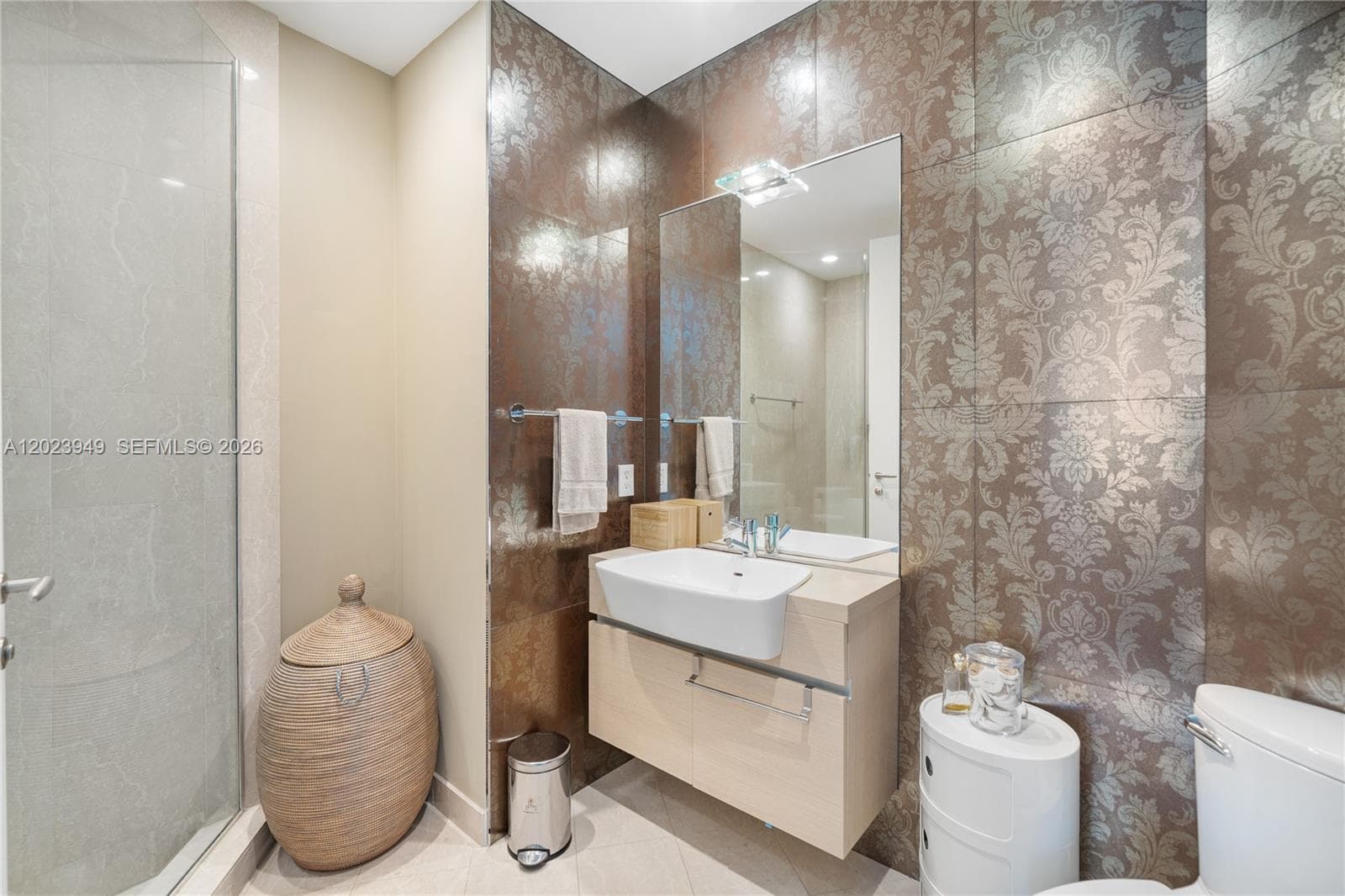 200 Biscayne Boulevard Way # 4902, Miami FL 33131 — 18