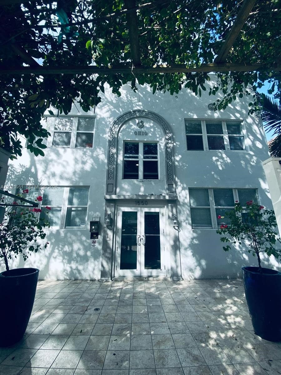 1550 Drexel Ave # 202, Miami Beach FL 33139 — 1