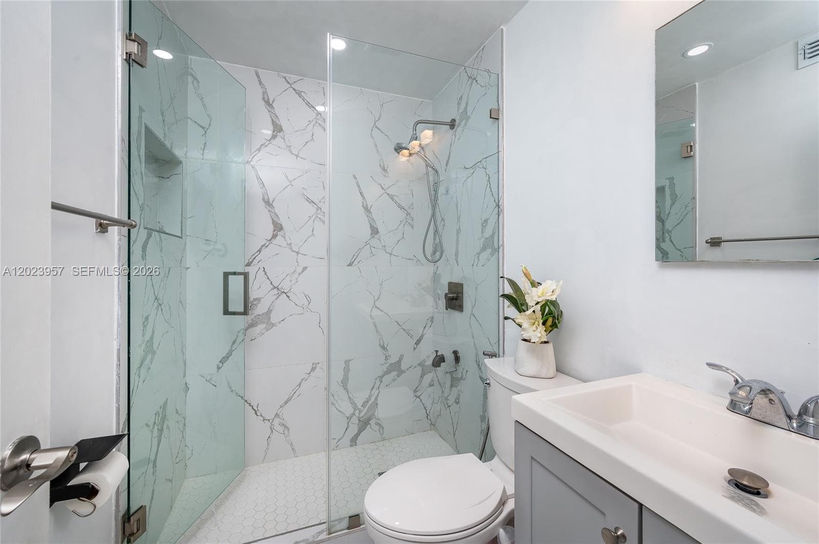 228 W 18th St, Hialeah FL 33010 — 11
