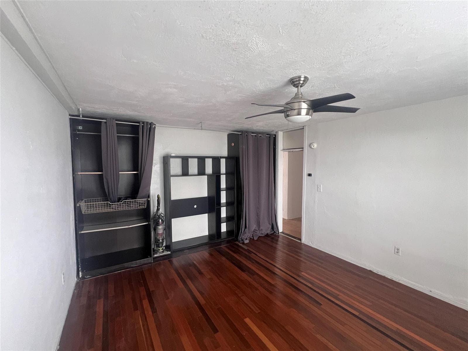 919 Michigan Avenue # 3, Miami Beach FL 33139 — 6