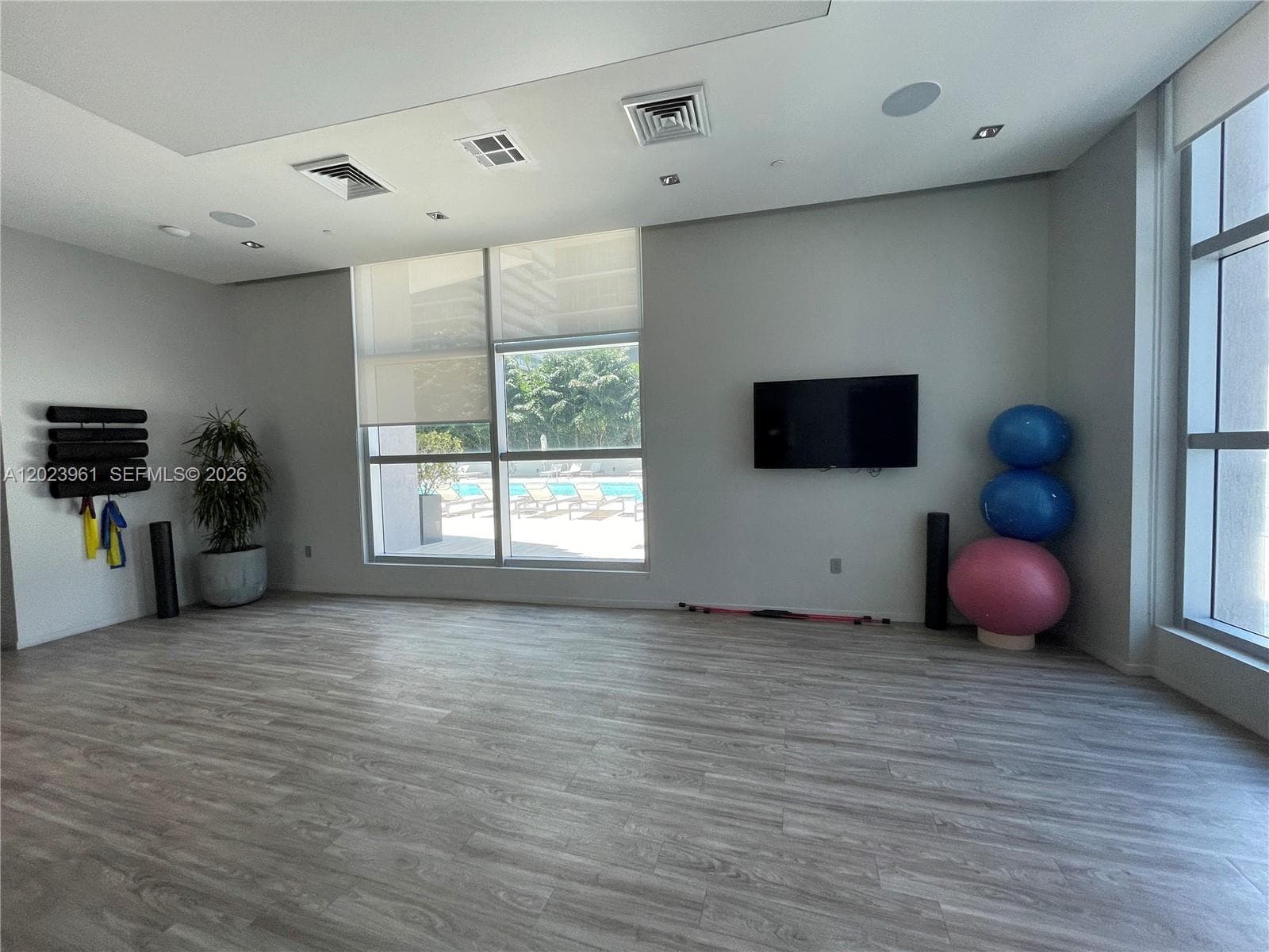 1100 S Miami Ave # 1907, Miami FL 33130 — 25