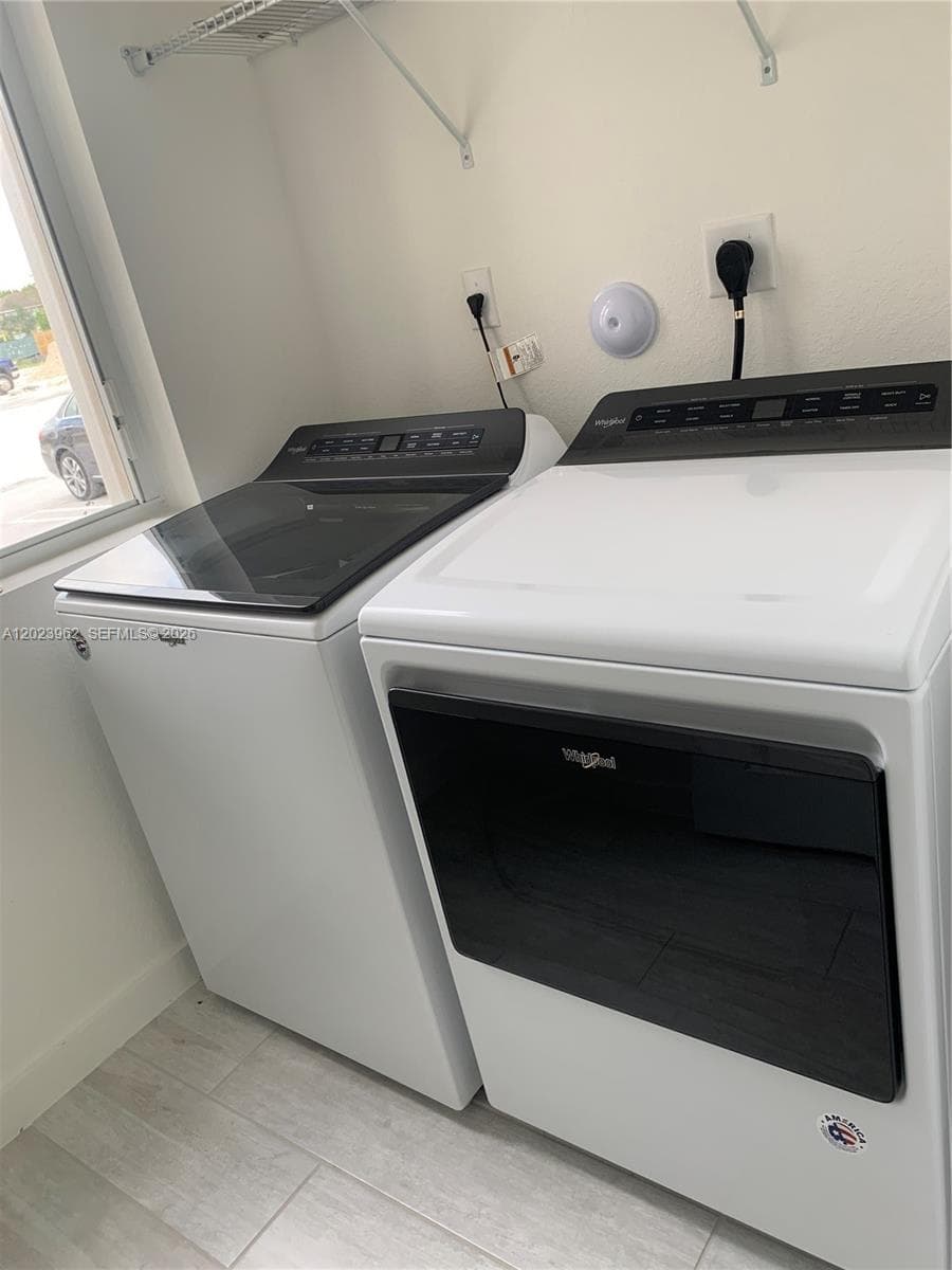 1068 SE 24th Ave, Homestead FL 33035 — 5