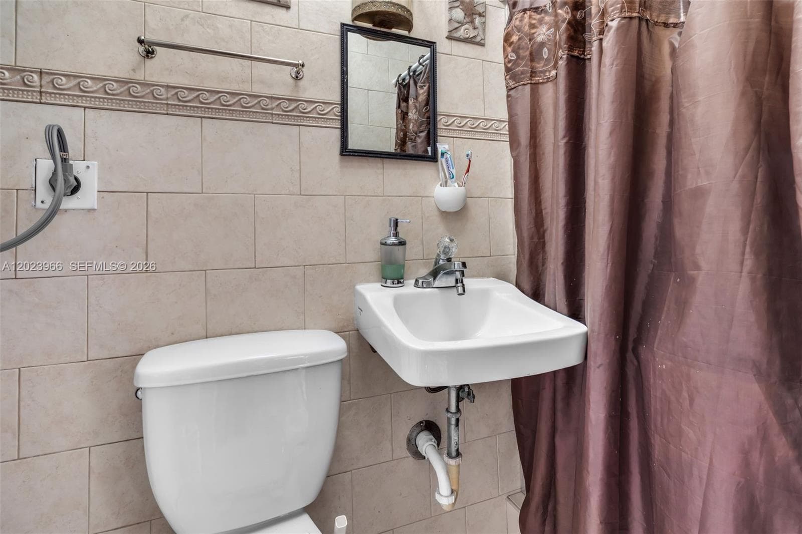 3770 W 8th Ln # 27, Hialeah FL 33012 — 20